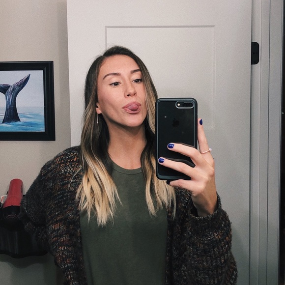 Profile Picture of Paige Krause (@paigekrause) on Poshmark