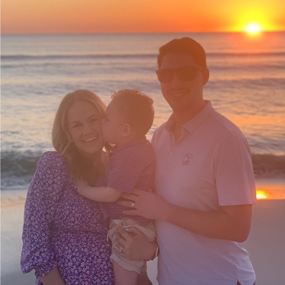 Profile Picture of Lindsay Havlik (@lindswes) on Poshmark