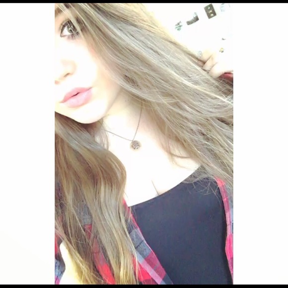 Profile Picture of Lexi Adamiste (@lexi_cla) on Poshmark