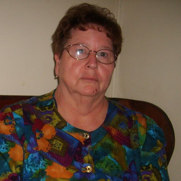 Linda Yarber - Poshmark Profile Picture of Linda Yarber (@lindapy01) on Poshmark