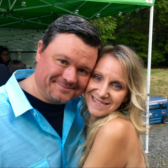 Profile Picture of Christopher Wright (@envisci00) on Poshmark