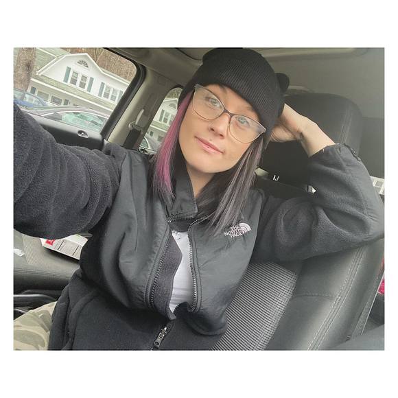 Kristen Paretta - Poshmark Profile Picture of Kristen Paretta (@giglgrl93) on Poshmark