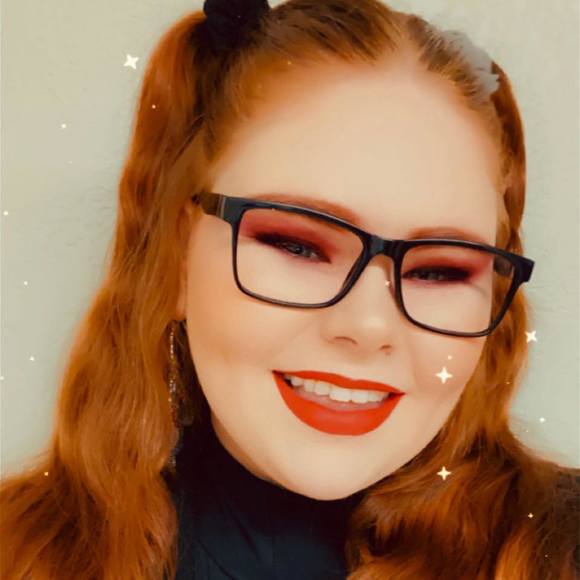 Profile Picture of Jordan Bennett (@jordanashleybee) on Poshmark