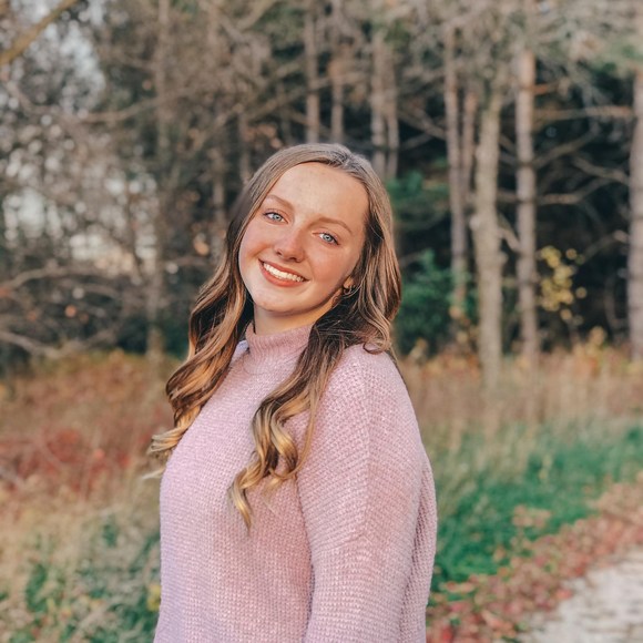 Profile Picture of Braelee Horsman (@braelee_horsman) on Poshmark