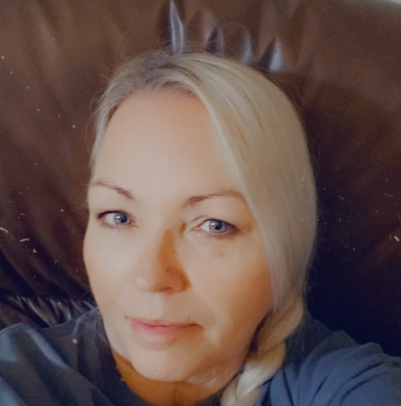 Profile Picture of Joni Stallard-hudgens (@tabbyr_13) on Poshmark