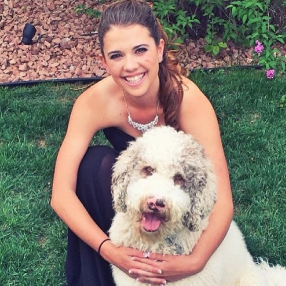 Profile Picture of Allie Zodrow (@allie_z33) on Poshmark