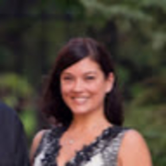 Profile Picture of Amanda Cornell (@akateguz) on Poshmark