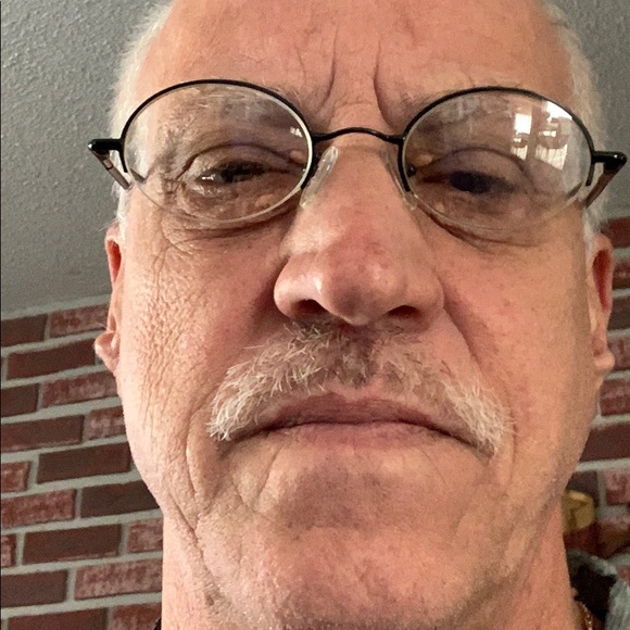 Profile Picture of Richard Hocking (@trickyricky971) on Poshmark