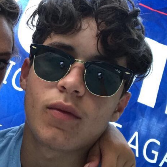 Profile Picture of Nico Francolino (@nicofrancolino) on Poshmark