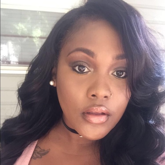 Profile Picture of Andrea Mcintosh (@facinganya) on Poshmark
