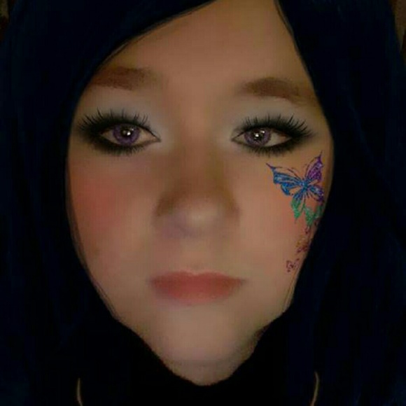 Profile Picture of Alice Holycross (@cowgirlali1101) on Poshmark