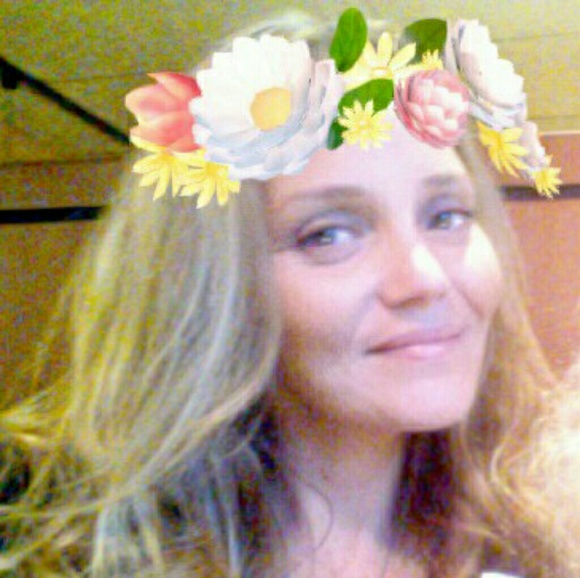 Profile Picture of Crystal Kohler (@ilovefashion82) on Poshmark