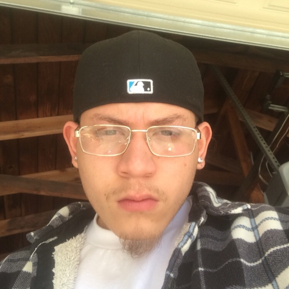 Profile Picture of Michael Sellan (@michael_sellan) on Poshmark