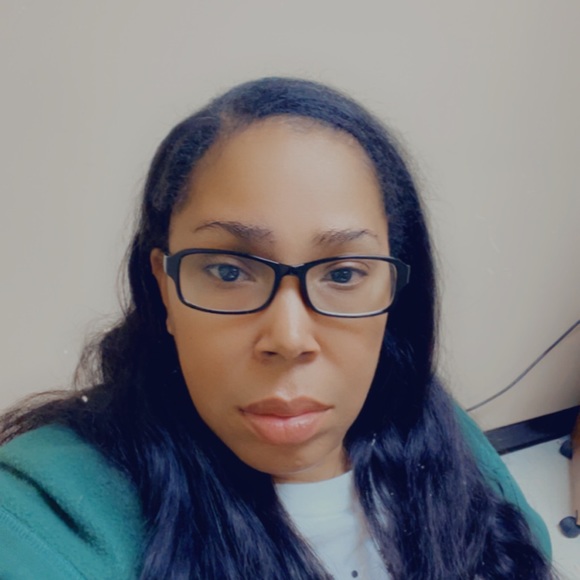 Profile Picture of Antoinette Pearson (@toni2674) on Poshmark