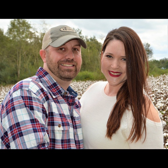 Ashley Beegle - Poshmark Profile Picture of Ashley Beegle (@abeegle) on Poshmark