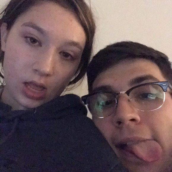 Profile Picture of Robert Goril (@rgoril9) on Poshmark