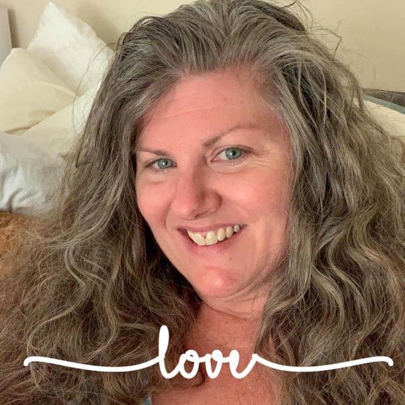Profile Picture of Hilary Key (@ladyhilary) on Poshmark