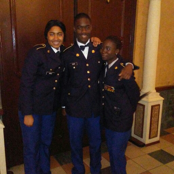 Profile Picture of Shane Craig (@mymonkster) on Poshmark