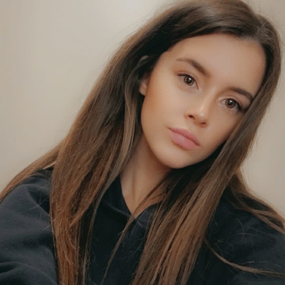 Profile Picture of Gemma Catley (@gemmacatley) on Poshmark