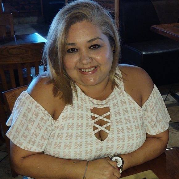 Profile Picture of Jackie Vallecillo (@jjvalle) on Poshmark