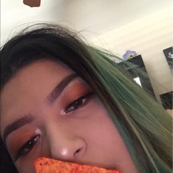 Profile Picture of Vivian Acosta (@aureumvee) on Poshmark