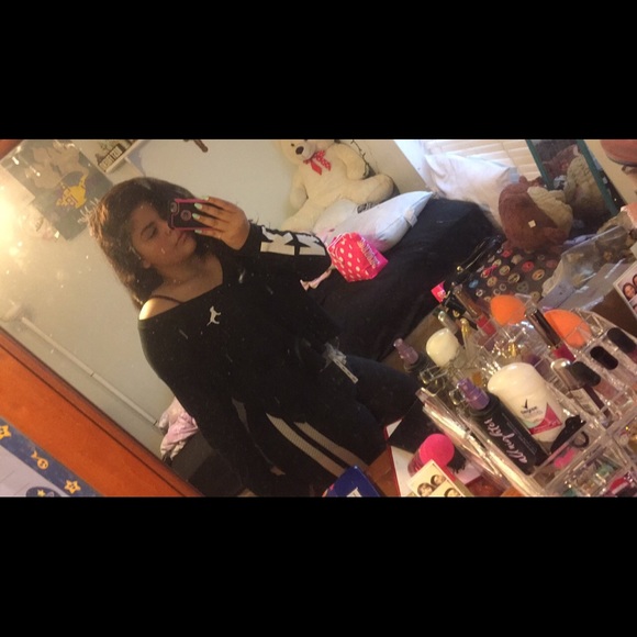 Profile Picture of Jianna Marino (@ji4nna_21) on Poshmark