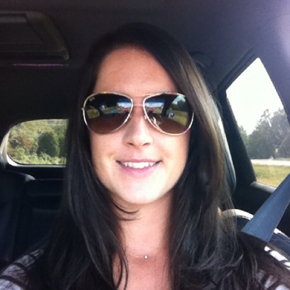 Profile Picture of Melissa Mcilvaine (@kidme) on Poshmark