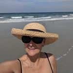 Profile Picture of Diana Eckert (@beachfrontdi) on Instagram