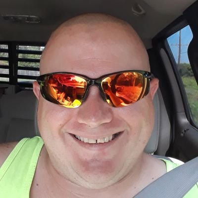 Profile Picture of Vess Thomas (@VessThomas1) on Twitter