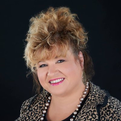 Profile Picture of Judy Fogleman (@judyloveshouses) on Twitter