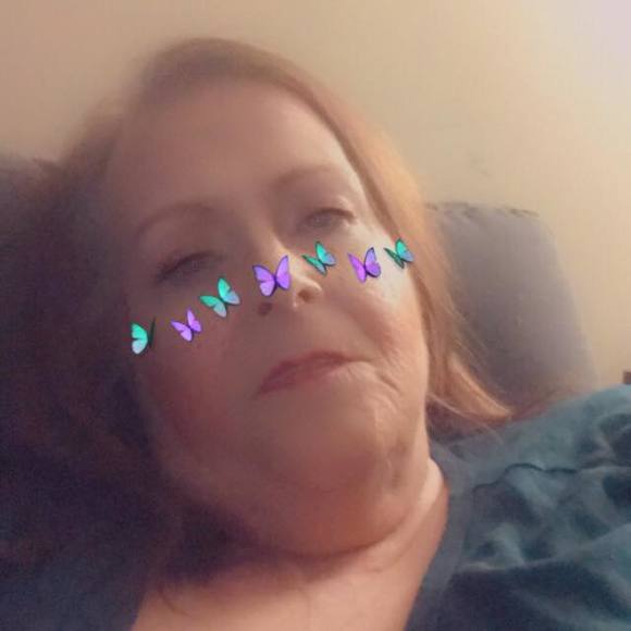 Profile Picture of Lynne Edwards (@06271956) on Poshmark