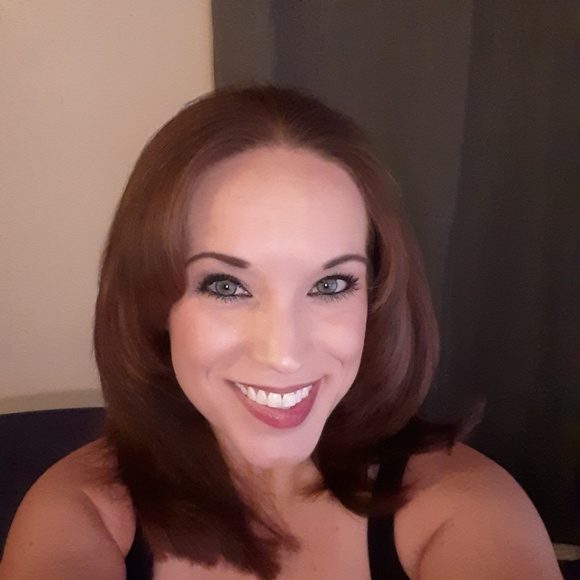 Profile Picture of Tara Romines (@liltmem) on Poshmark