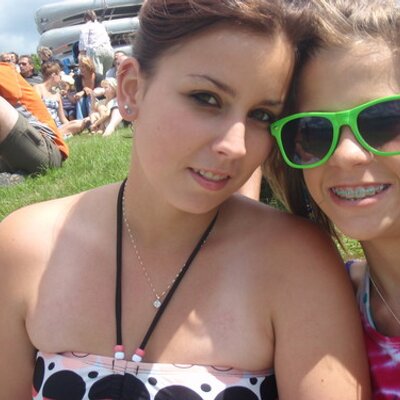 Profile Picture of Erica Schaefer (@littleschaefer) on Twitter
