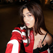 Profile Picture of Julia Garcia (@RealJuliaGarcia) on Youtube