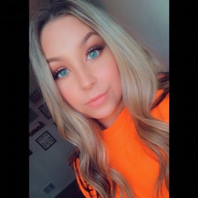 Profile Picture of Megan Hatfield (@MeggoMyLeggo_) on Twitter