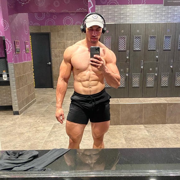 Profile Picture of Raynor Whitcombe (@kingaden88) on Poshmark