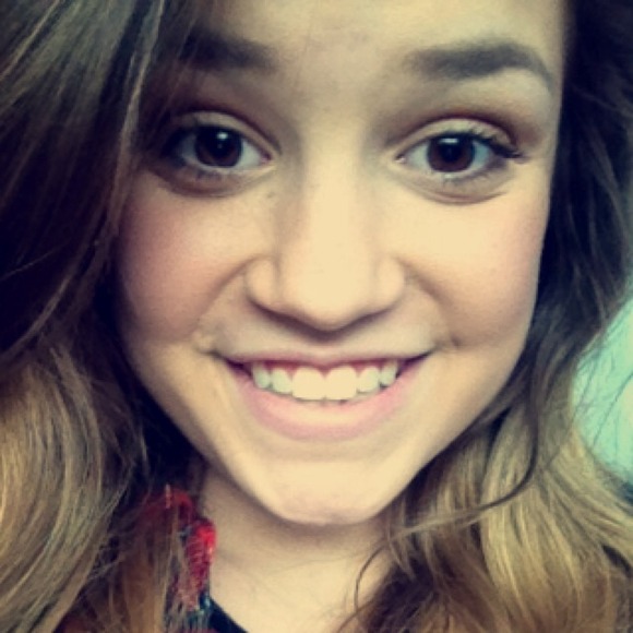 Profile Picture of Addyson Friar (@addysonlove) on Poshmark