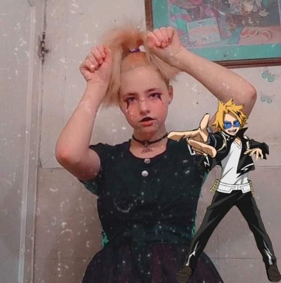 Profile Picture of Stephanie Thomas (@stephanietho154) on Poshmark