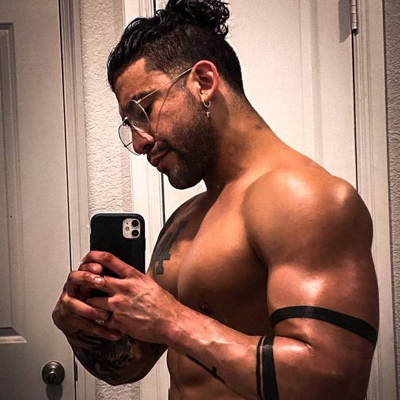 Profile Picture of Jose Herrera (@prettyboyy123) on Poshmark