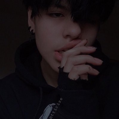 Profile Picture of Mike “ Vampir “ Makowski (@vampirxsarxrxal) on Twitter