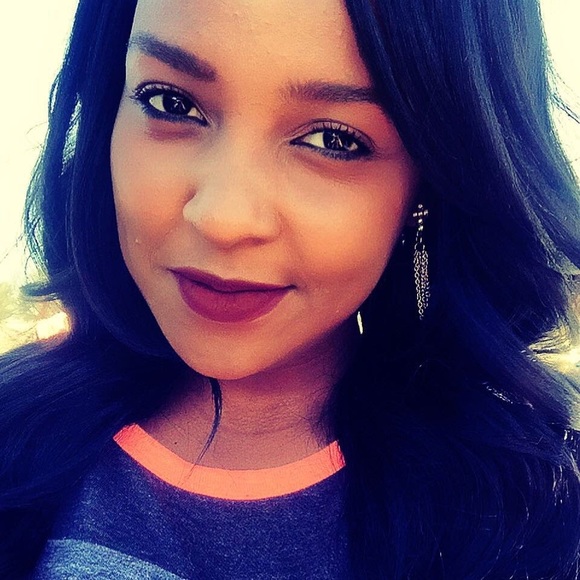 Profile Picture of Tamela Walker (@tjwalkr) on Poshmark