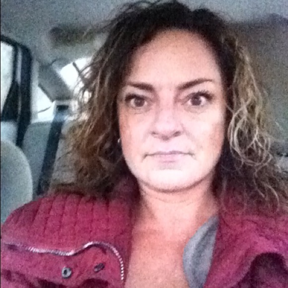 Profile Picture of Joanne Rizzi (@jorizzi) on Poshmark