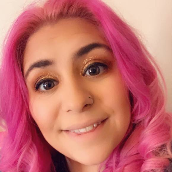 Profile Picture of Cassandra Brown (@cassandrabro768) on Poshmark