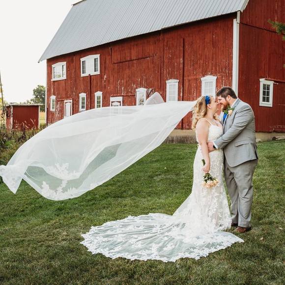 Profile Picture of Stephanie Roumell (@sedleckys) on Poshmark