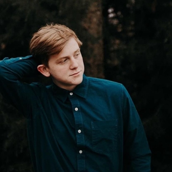 Profile Picture of Christopher Whetstone (@crispycreme) on Poshmark