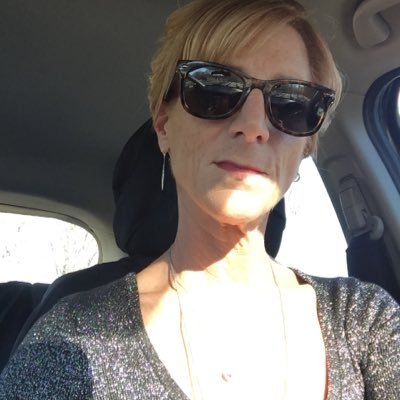 Profile Picture of Laura Schmidt (@LornaTune) on Twitter