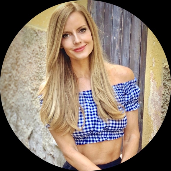 Profile Picture of Angela Monger (@angelamonger) on Poshmark