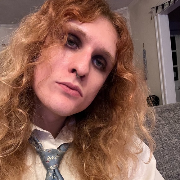 Profile Picture of Tony Batey (@toni_batey) on Poshmark