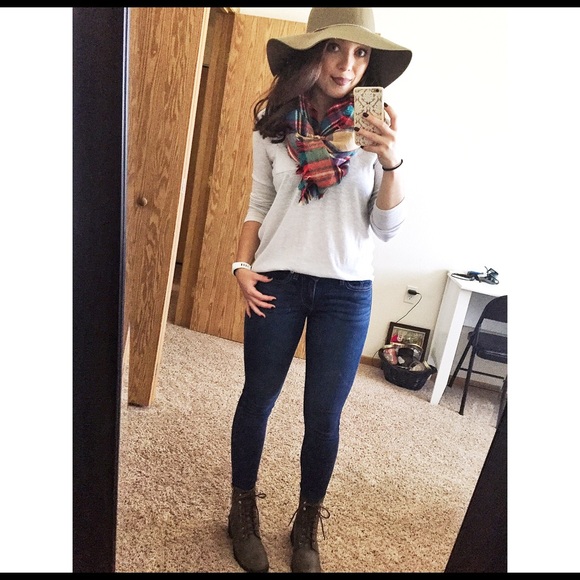 Megan Binstock - Poshmark Profile Picture of Megan Binstock (@megs1809) on Poshmark