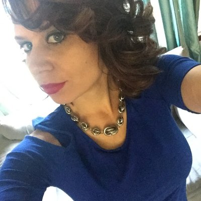 Profile Picture of Lisa Ackley (@LyzaLisaMarie1) on Twitter